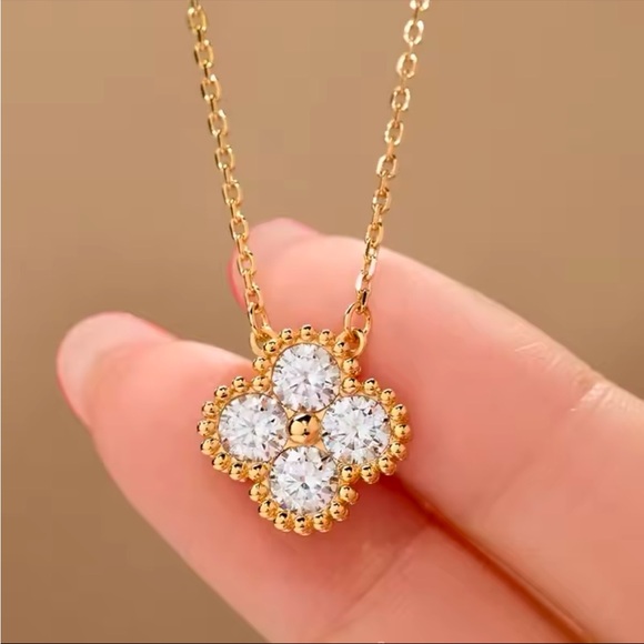 Jewelry - NWOT 1.2 CT Moissanite Clover Necklace 18k rose gold pltd sterling silver 16”18”